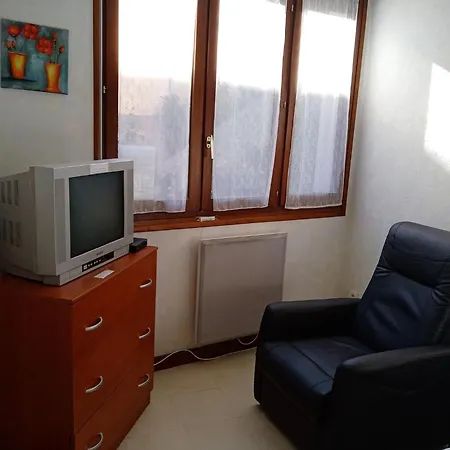 Vermietet Schoene 1 Bis 6 Personen By Interhome شقة